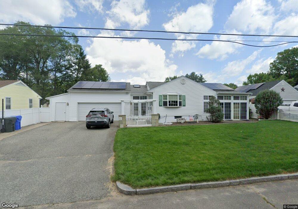26 Navajo Rd, Springfield, MA 01109 - photo 1