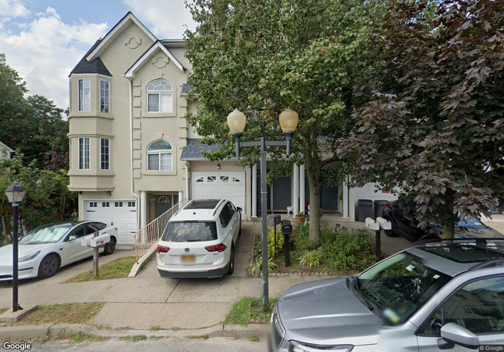 17 Waterview Ct, Staten Island, NY 10305 - photo 1