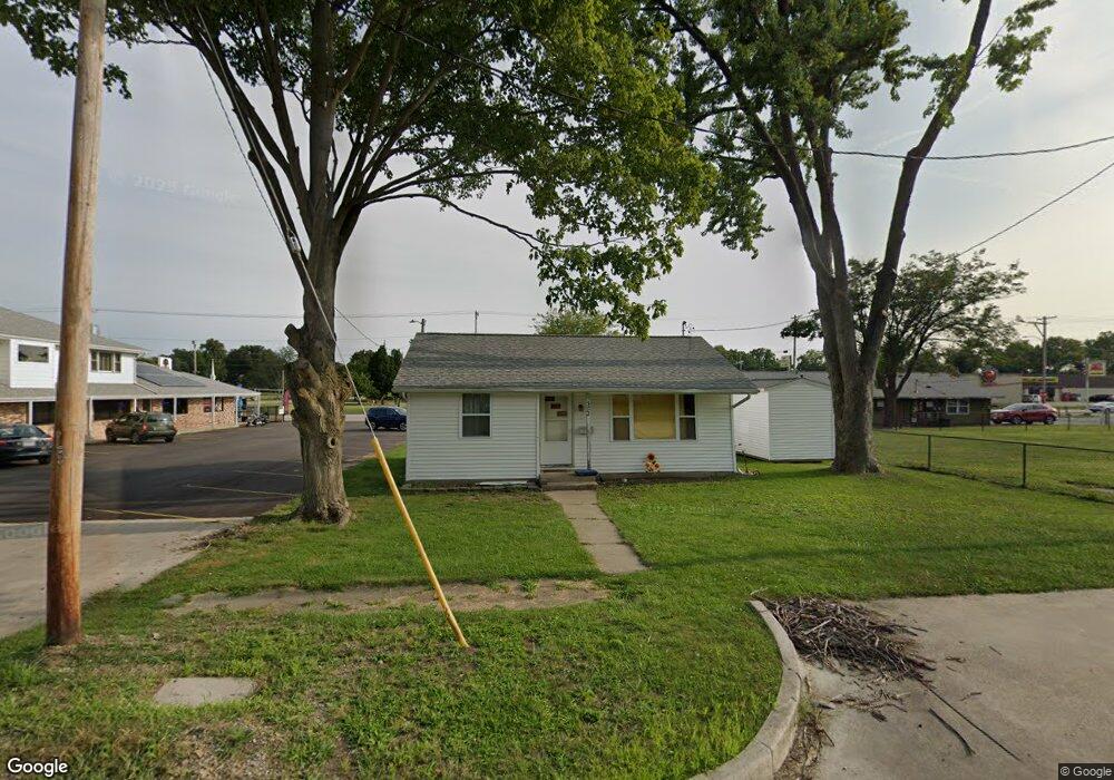 303 E Ficklin St, Tuscola, IL 61953 - photo 1