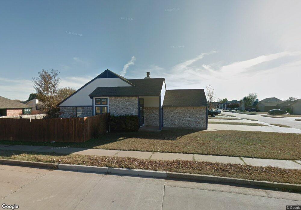 2326 N Lincoln Ave, Moore, OK 73160 - photo 1