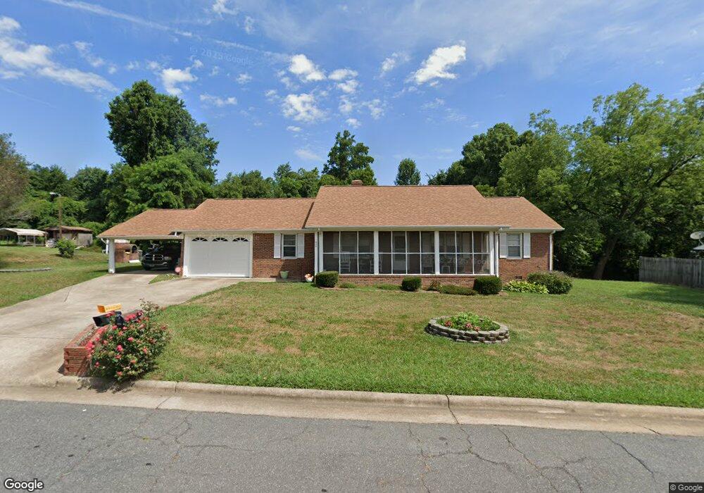 514 Staples St, Reidsville, NC 27320 - photo 1