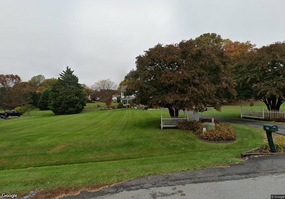 810 Dixon Ave, Sykesville, MD 21784 - photo 1