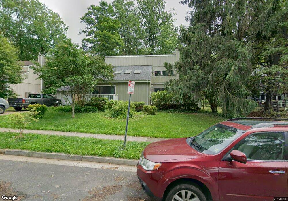 9321 Raintree Rd, Burke, VA 22015 - photo 1