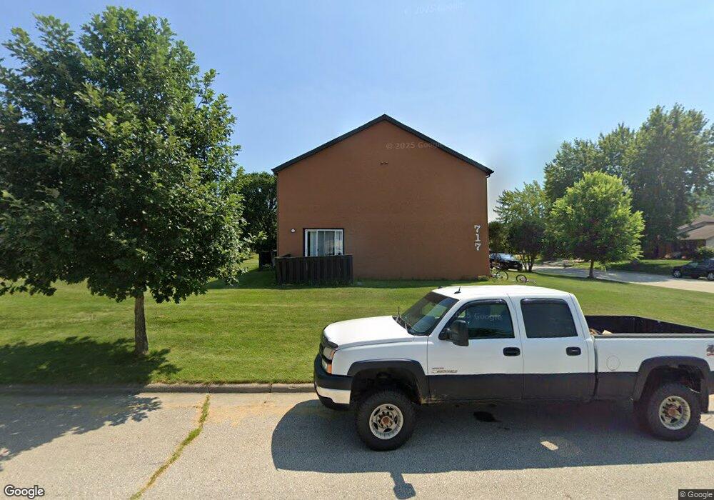 717 S 12th St, La Crescent, MN 55947 - photo 1