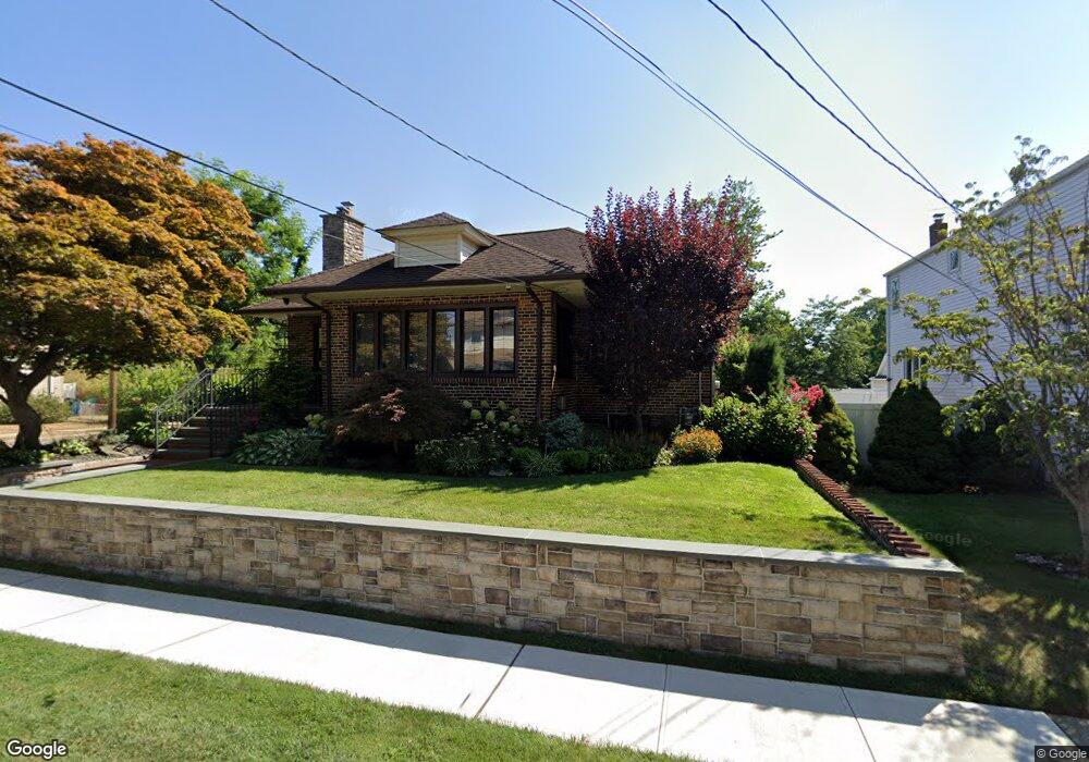 40 Harding Ave, Lynbrook, NY 11563 - photo 1