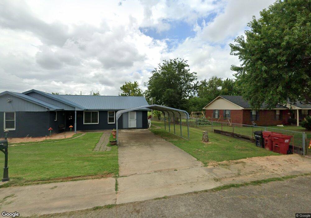 203 Alpine St, Hugo, OK 74743 - photo 1