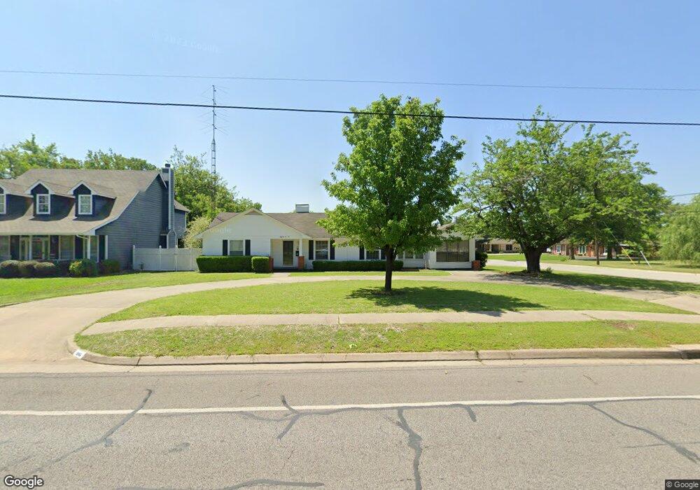 1806 E California St, Gainesville, TX 76240 - photo 1