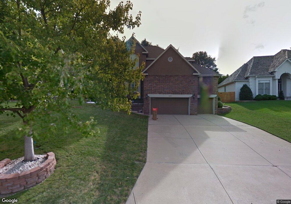 7805 Oakview Ln, Shawnee, KS 66216 - photo 1