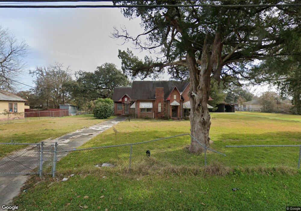 1051 Iberia St, New Iberia, LA 70560 - photo 1