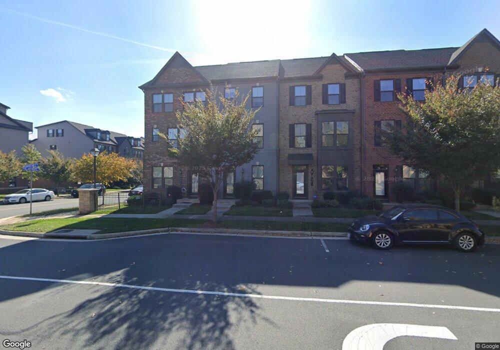 43413 Charitable St, Ashburn, VA 20148 - photo 1