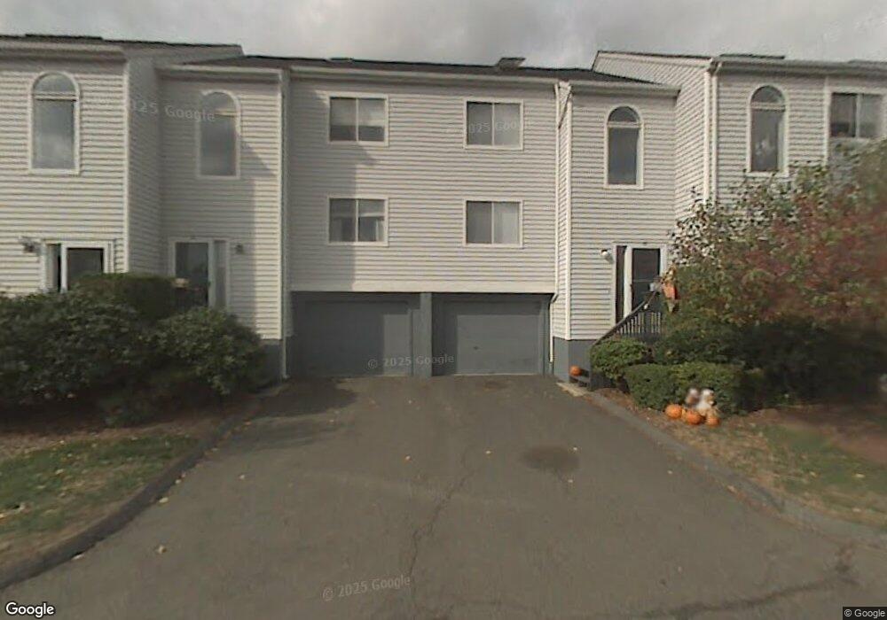 39 Woodbridge Ln, Cromwell, CT 06416 - photo 1