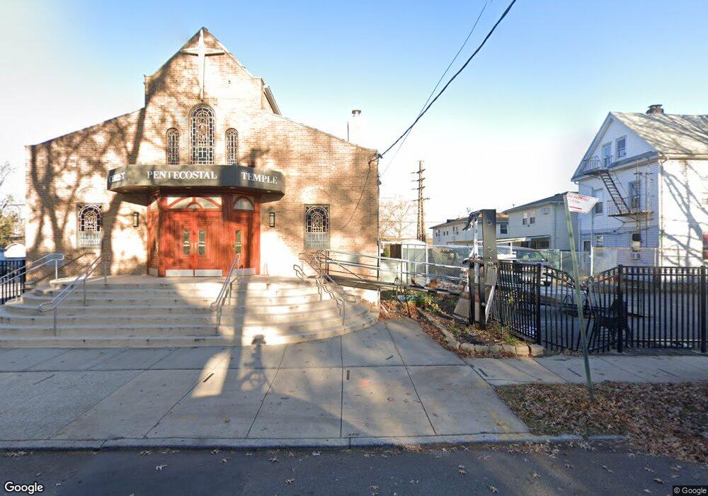 15701 110th Ave, Jamaica, NY 11433 - photo 1