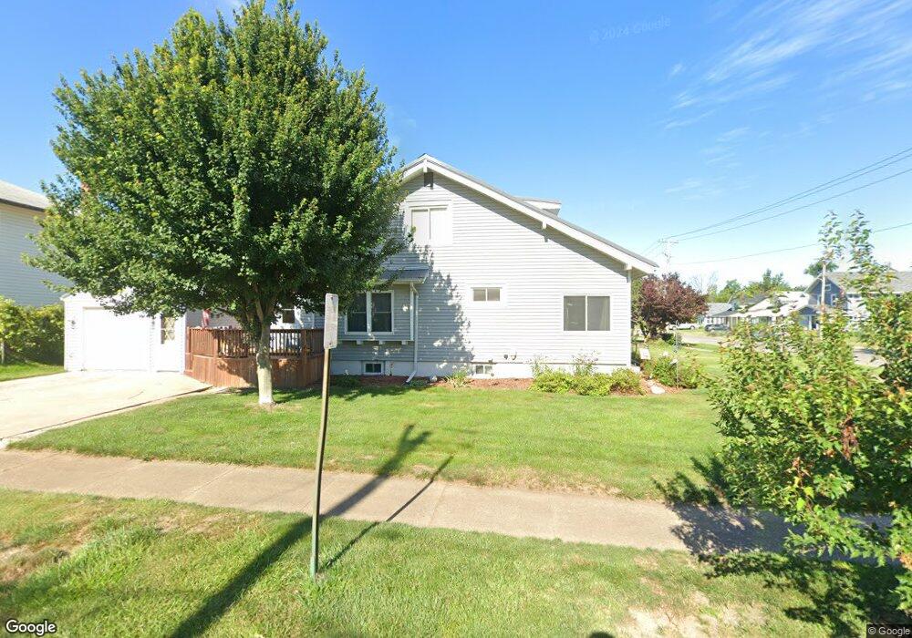 1602 Summit St, Marshalltown, IA 50158 - photo 1