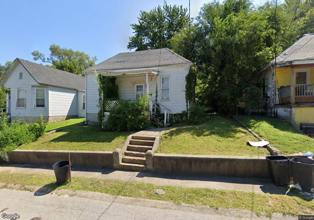 720 Hickory St, Hannibal, MO 63401 - photo 1