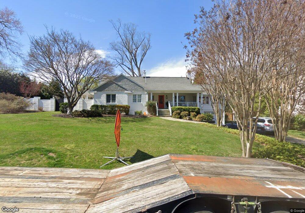 1622 Forest Ln, McLean, VA 22101 - photo 1