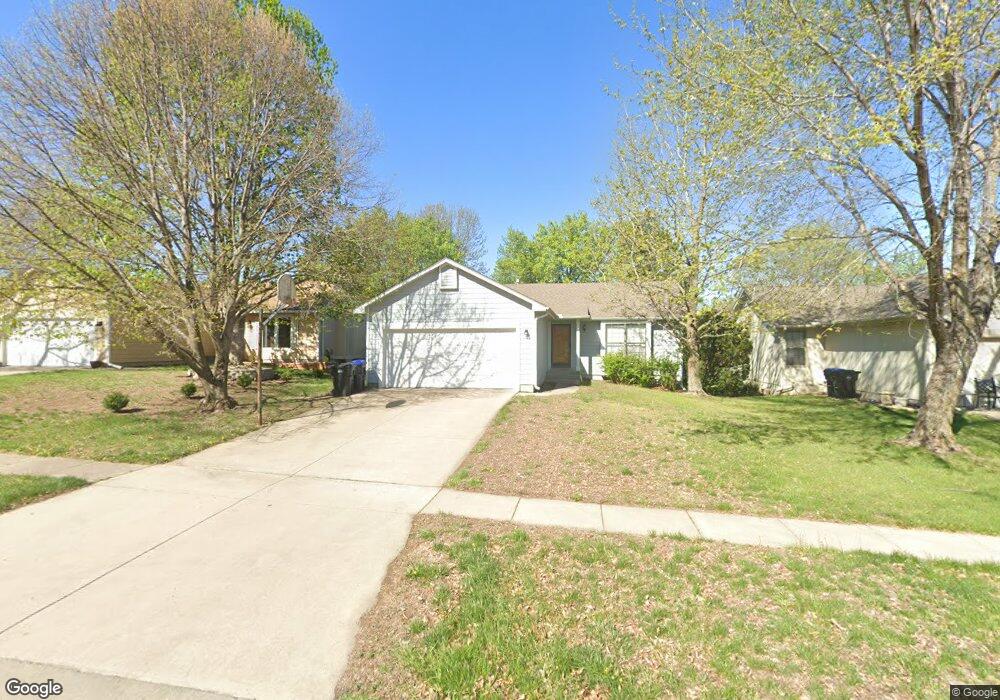 3521 SW Kent Ct, Topeka, KS 66614 - photo 1