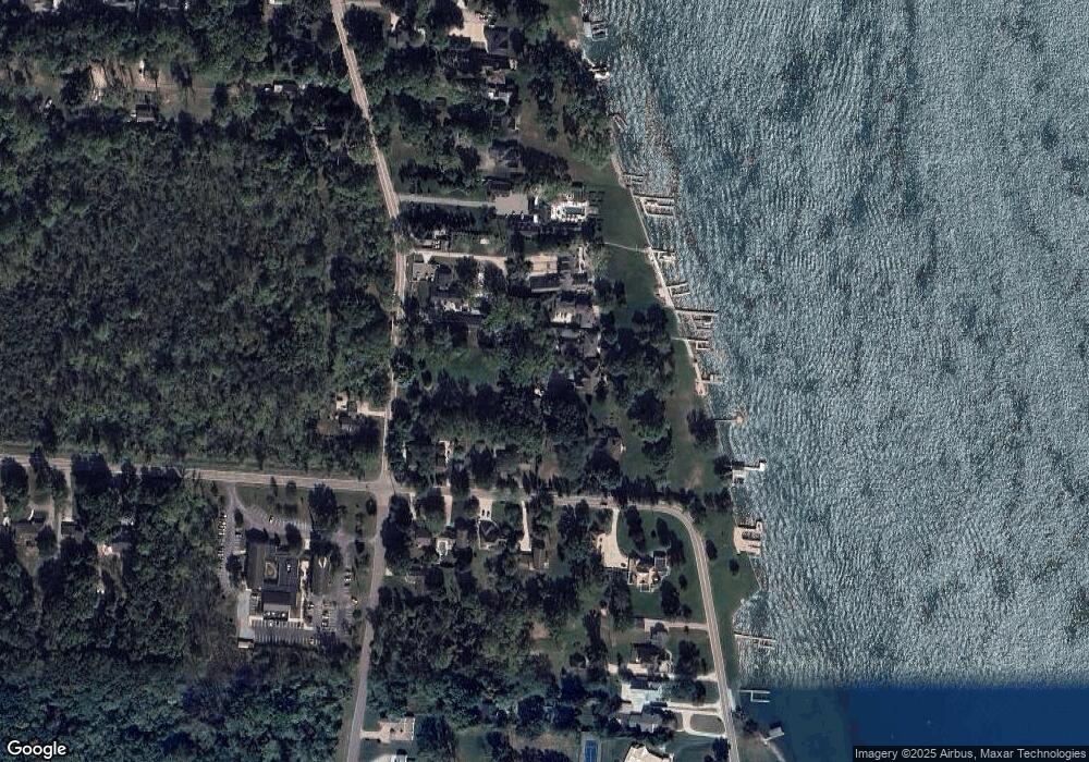 19915 Parke Ln, Grosse Ile, MI 48138 - photo 1