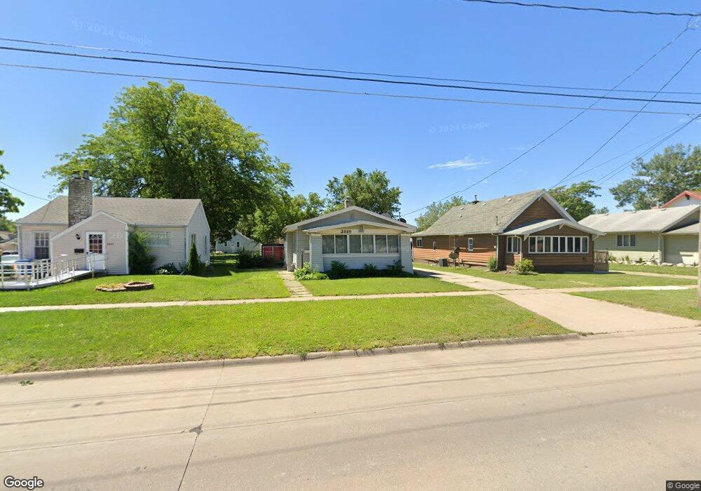 2819 E Grand Ave, Des Moines, IA 50317 - photo 1