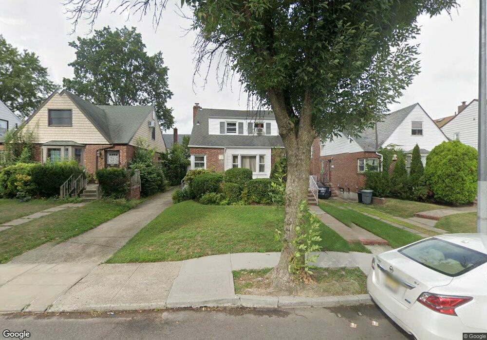 6736 182nd St, Fresh Meadows, NY 11365 - photo 1