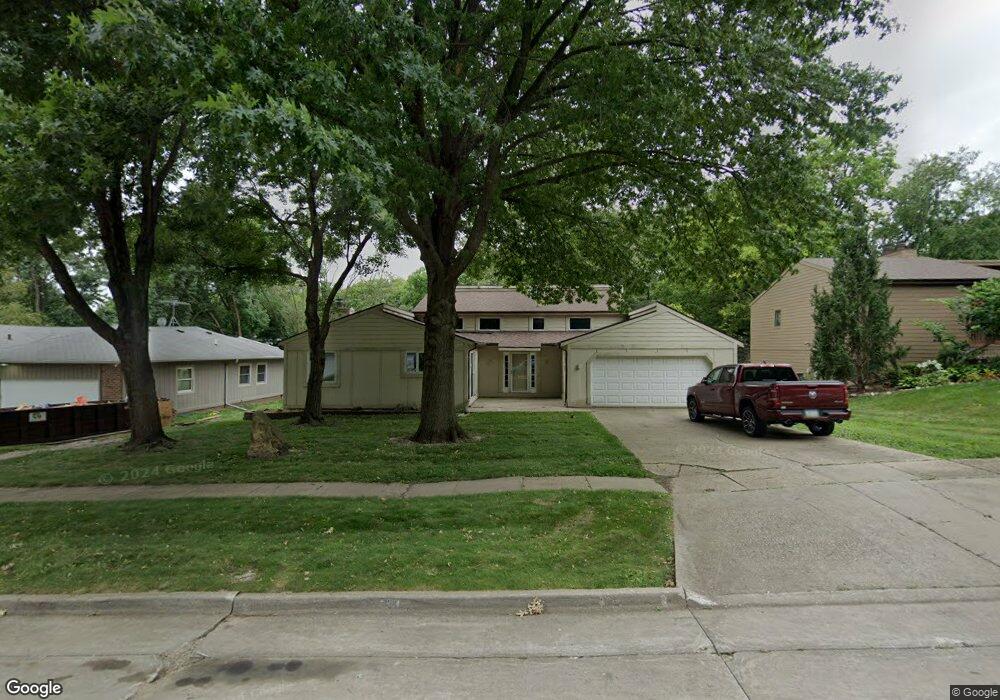824 52nd St, West Des Moines, IA 50265 - photo 1