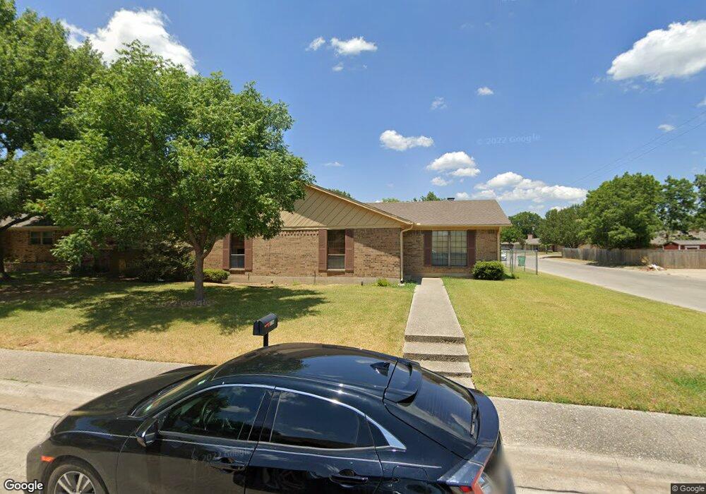 1915 Woodlawn Ct, Gainesville, TX 76240 - photo 1
