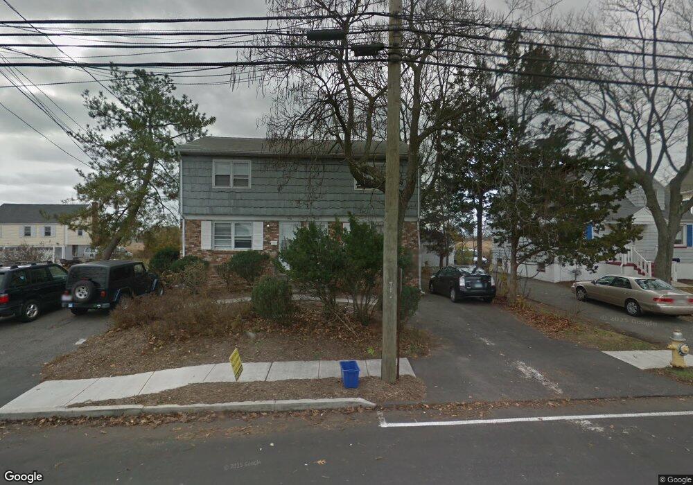 990 Reef Rd unit LEFT, Fairfield, CT 06824 - photo 1