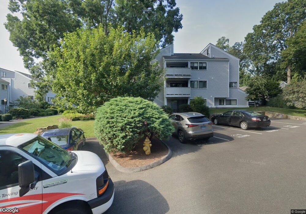 178 Rowayton Woods Dr, Norwalk, CT 06854 - photo 1