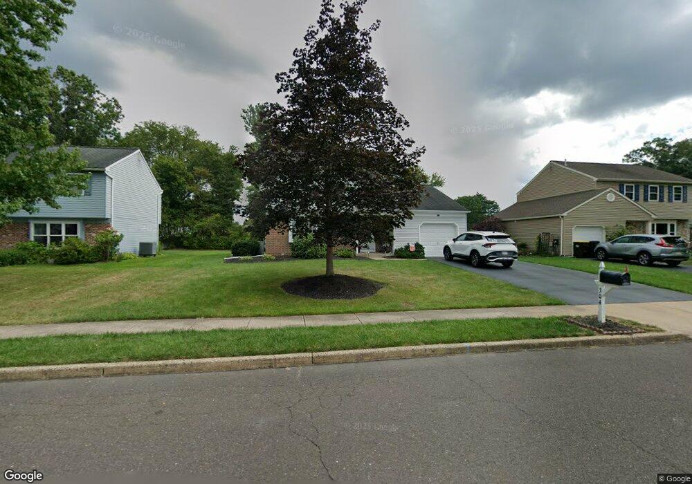 304 Pheasant Run Dr, Doylestown, PA 18901 - photo 1