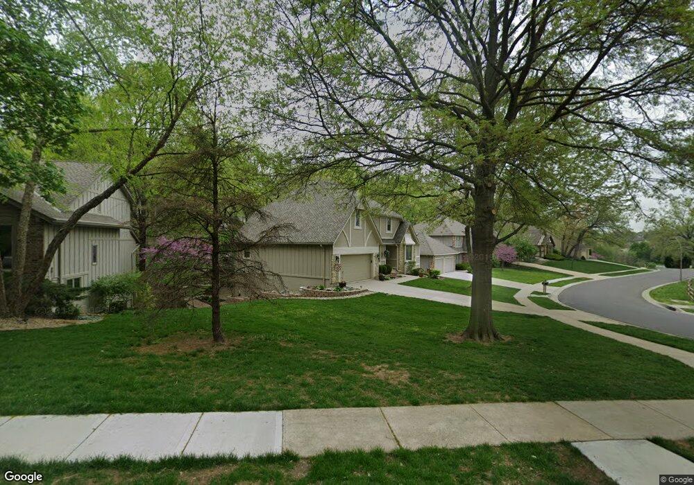 7536 Richards Dr, Shawnee, KS 66216 - photo 1