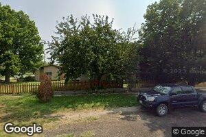 710 Fennimore St, Naponee, NE 68960