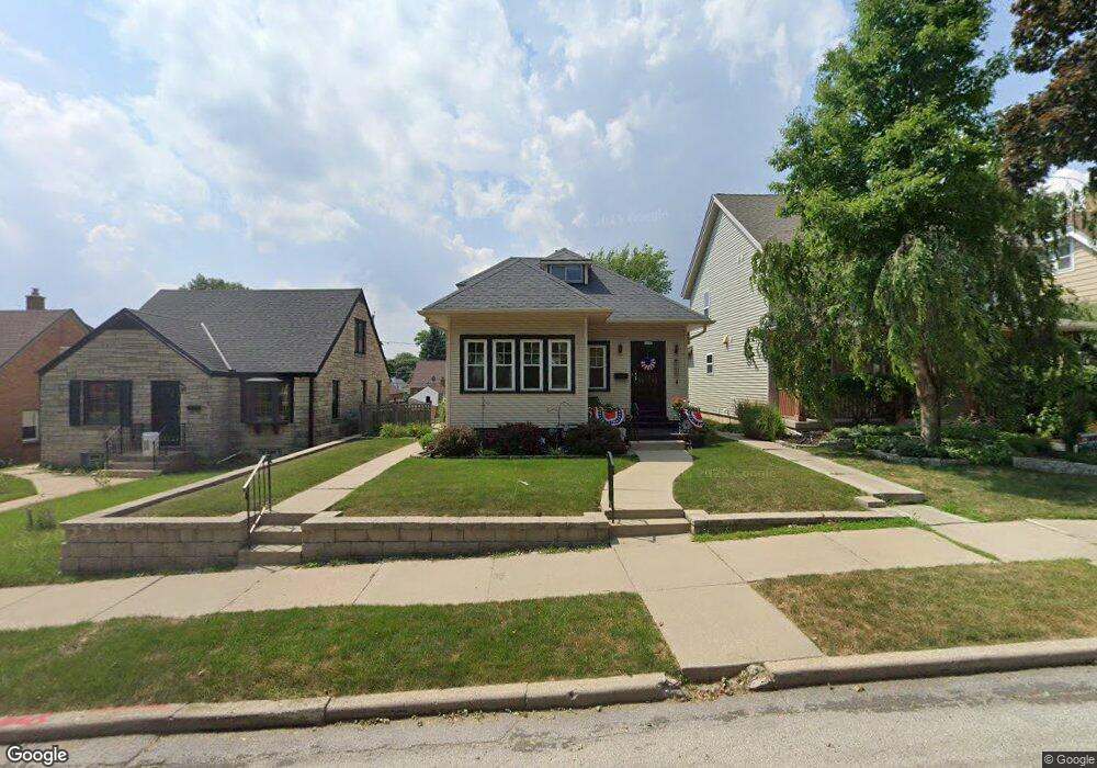 4245 S 1st Place, Milwaukee, WI 53207 - photo 1