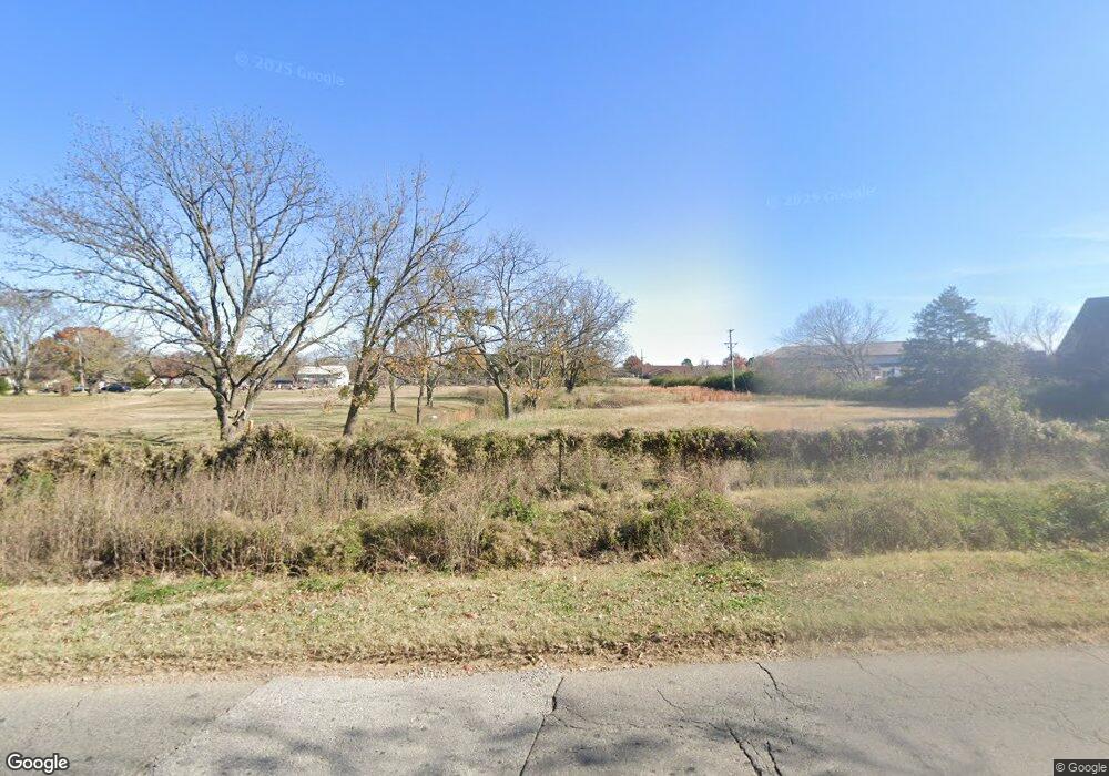 1010 S Lake Rd, Henryetta, OK 74437 - photo 1