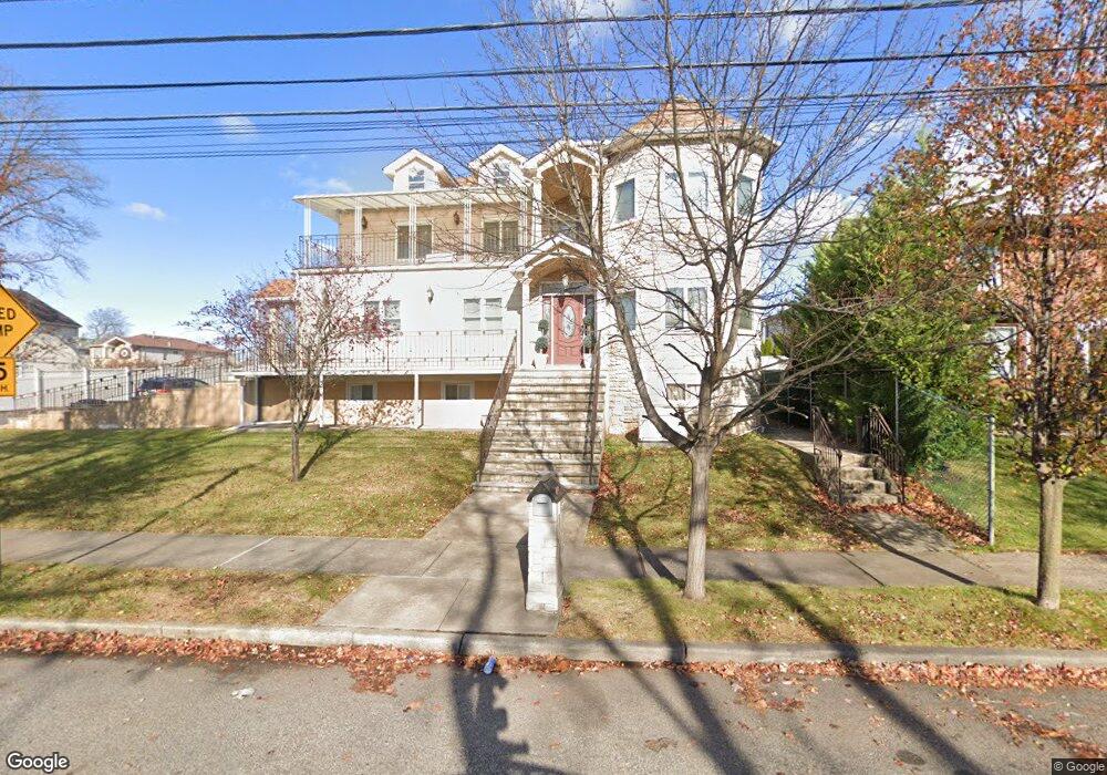 129 Pleasant Plains Ave, Staten Island, NY 10309 - photo 1