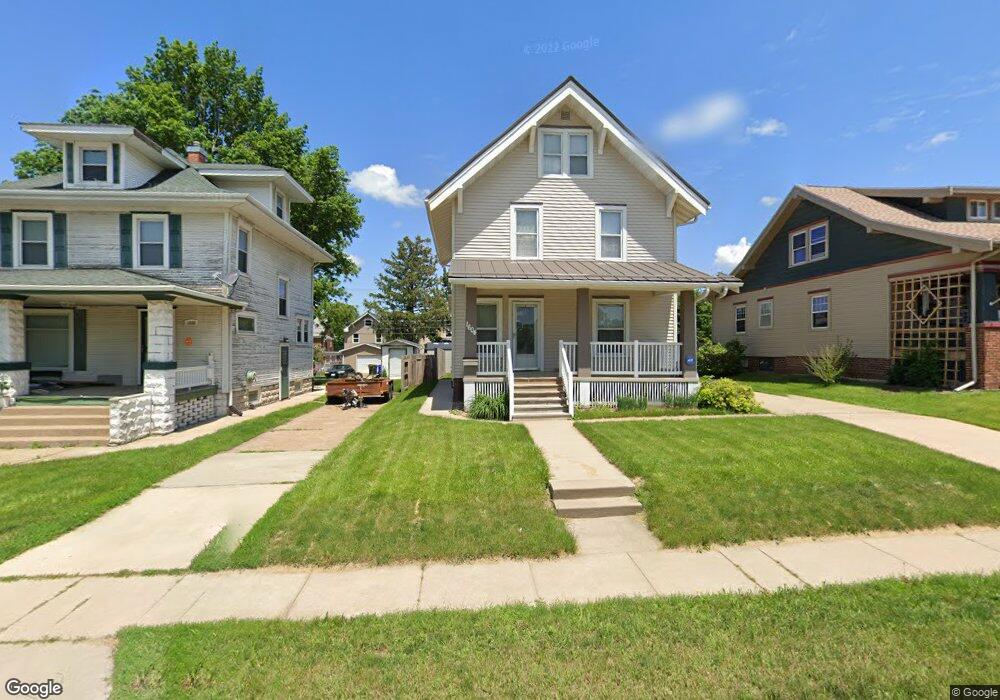 1604 1st Ave NW, Cedar Rapids, IA 52405 - photo 1