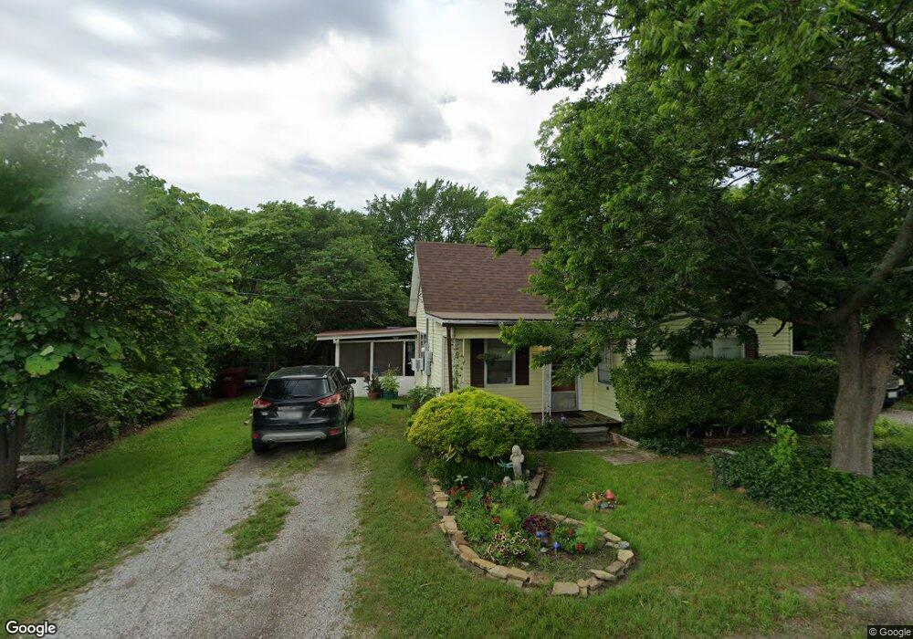 203 N Gowdy St, Whitewright, TX 75491 - photo 1