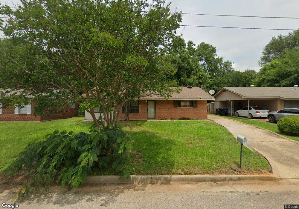 610 Holliday St, Longview, TX 75601 - photo 1