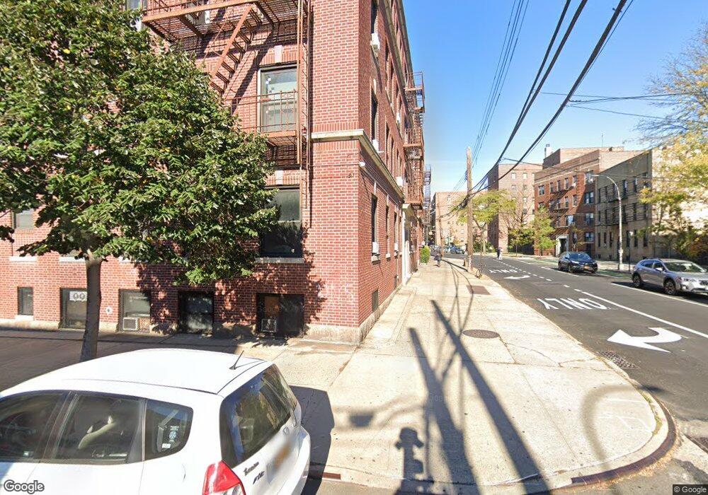 31-28 Crescent St unit D1, Astoria, NY 11106 - photo 1