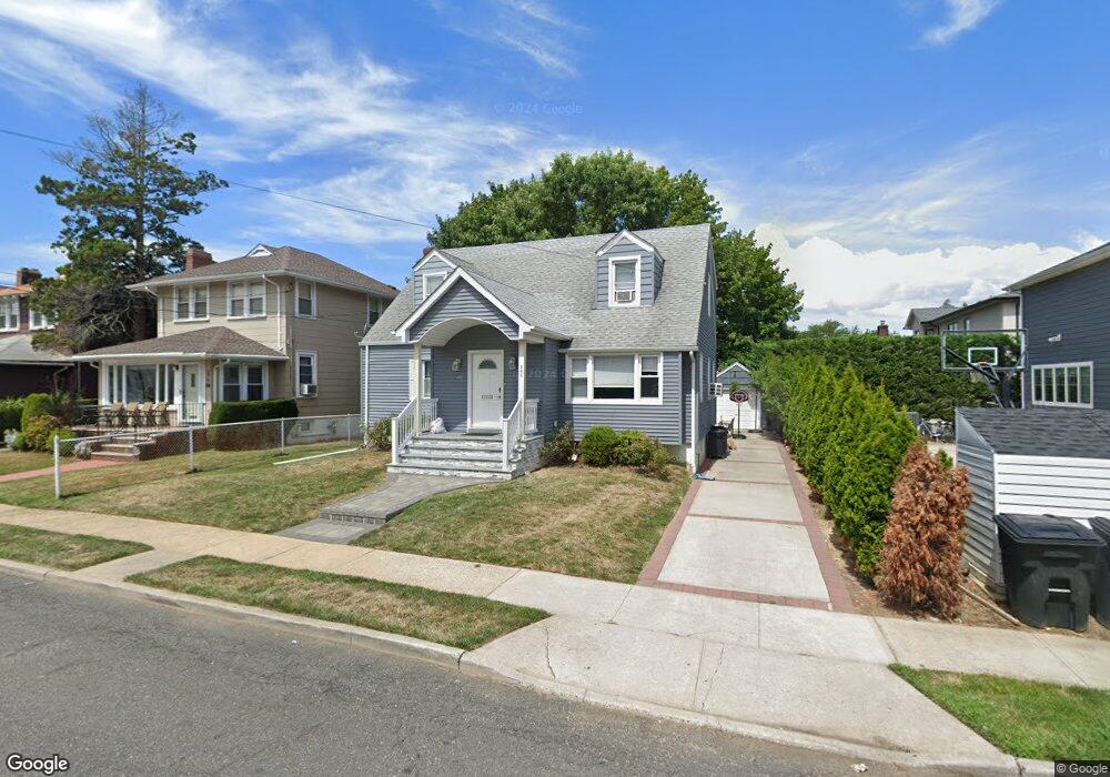 582 Grant Place, Cedarhurst, NY 11516 - photo 1