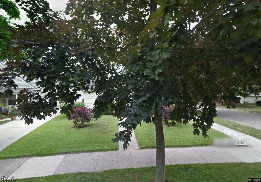 1623 S Genesee Dr, Lansing, MI 48915 - photo 1