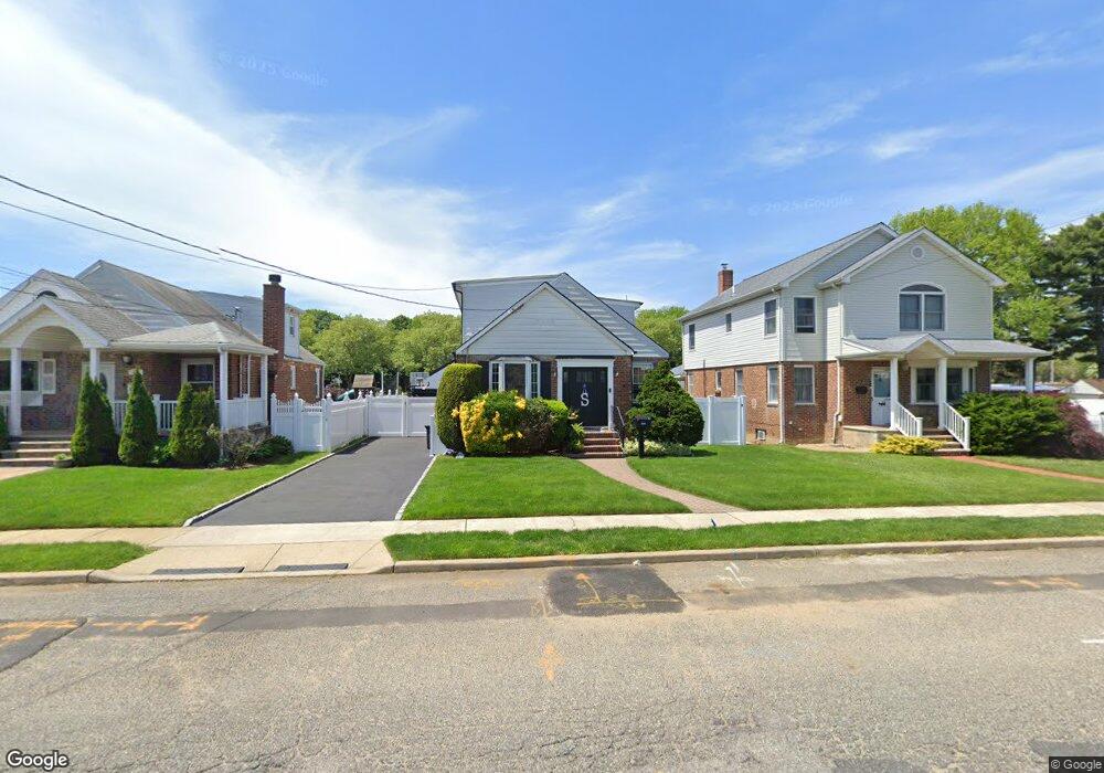 228 Claflin Blvd, Franklin Square, NY 11010 - photo 1