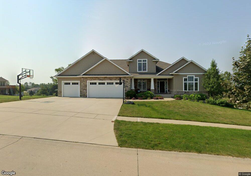 6817 Choctaw Ridge Rd NE, Cedar Rapids, IA 52411 - photo 1
