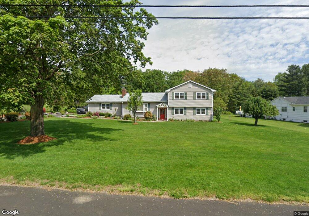 7 Oldfield Rd, Trumbull, CT 06611 - photo 1