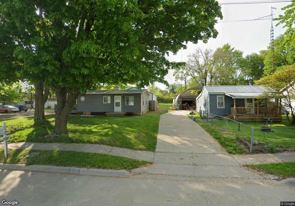821 S Kickapoo St, Lincoln, IL 62656 - photo 1
