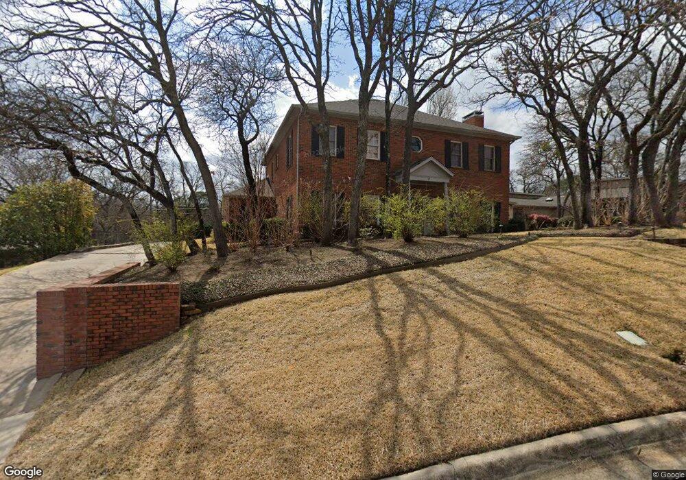 1418 Crownhill Dr, Arlington, TX 76012 - photo 1