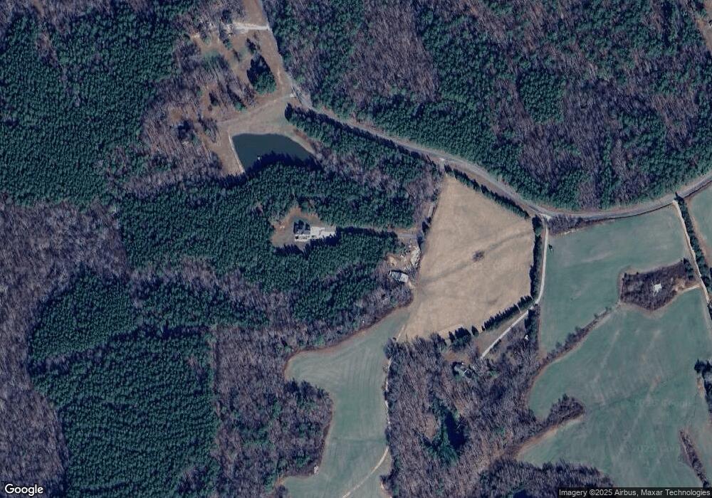 1318 Fairview Rd, Kenbridge, VA 23944 - photo 1