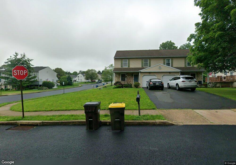 900 Pine Ct, Perkasie, PA 18944 - photo 1