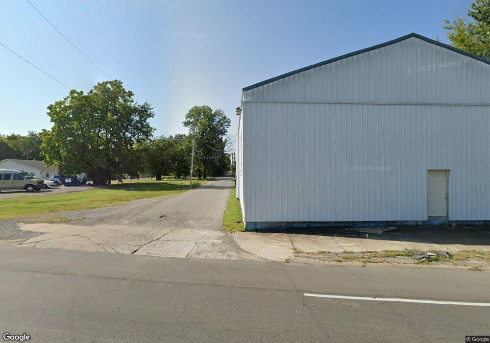 523 W Poplar St, Harrisburg, IL 62946 - photo 1