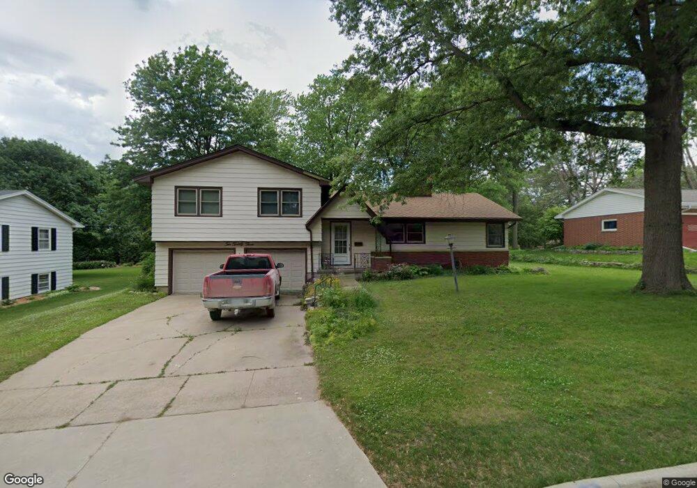 1023 Ellen St, Cedar Falls, IA 50613 - photo 1