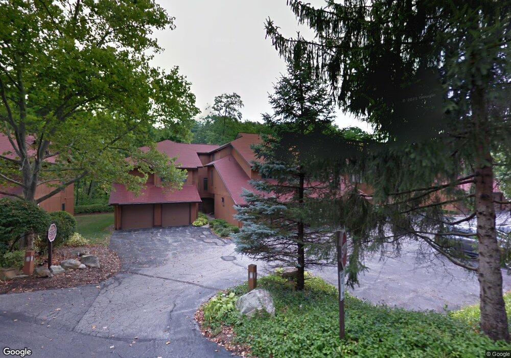 25014 Mill River Rd unit 25014, Olmsted Falls, OH 44138 - photo 1