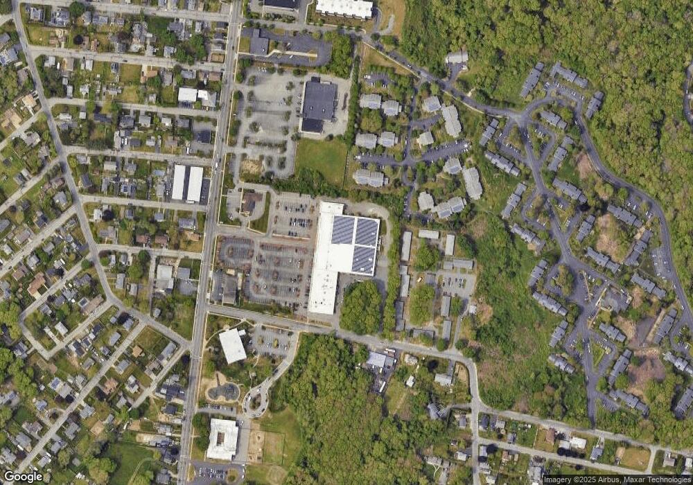 718 Dartmouth St, Dartmouth, MA 02748 - photo 1